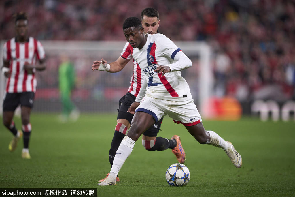 开云体育特别报道:欧冠-登贝莱缺阵巴尔科拉中框 马尤卢失良机巴黎0-0毕巴